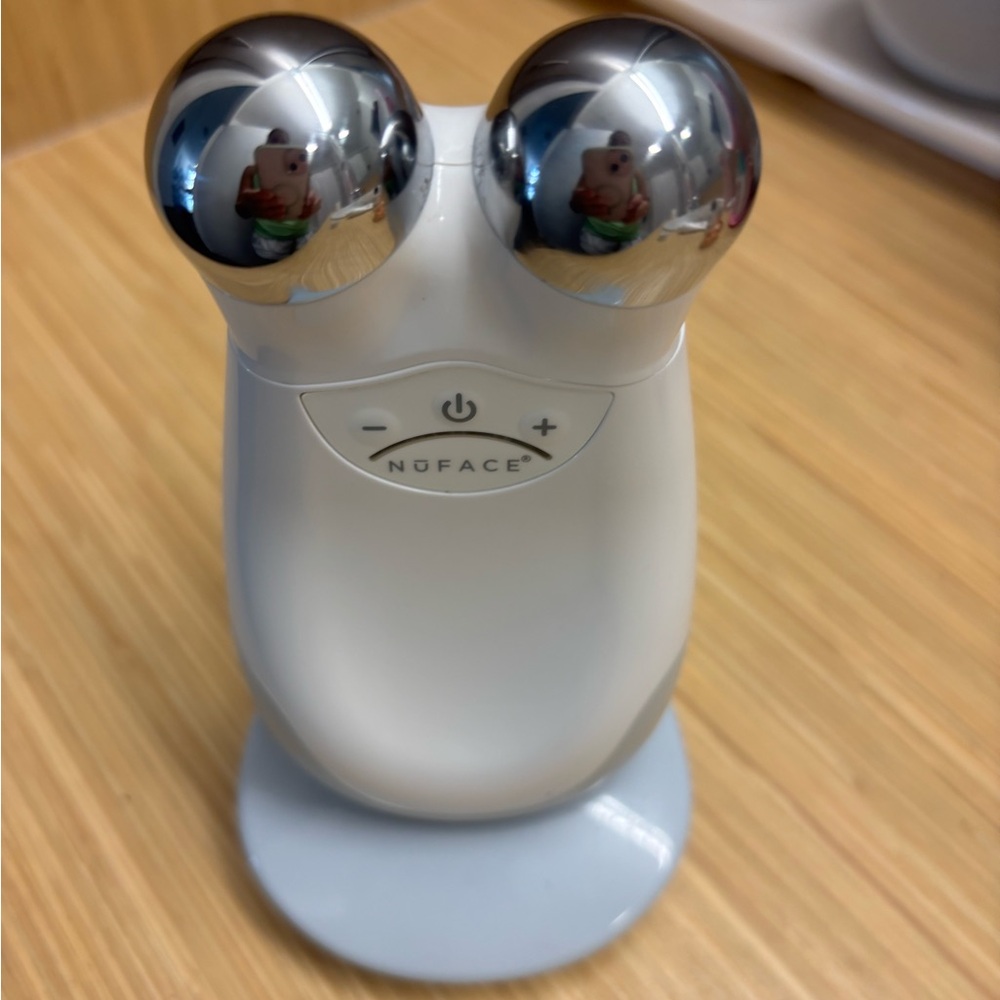 NuFace Trinity+ Facial Toning Device